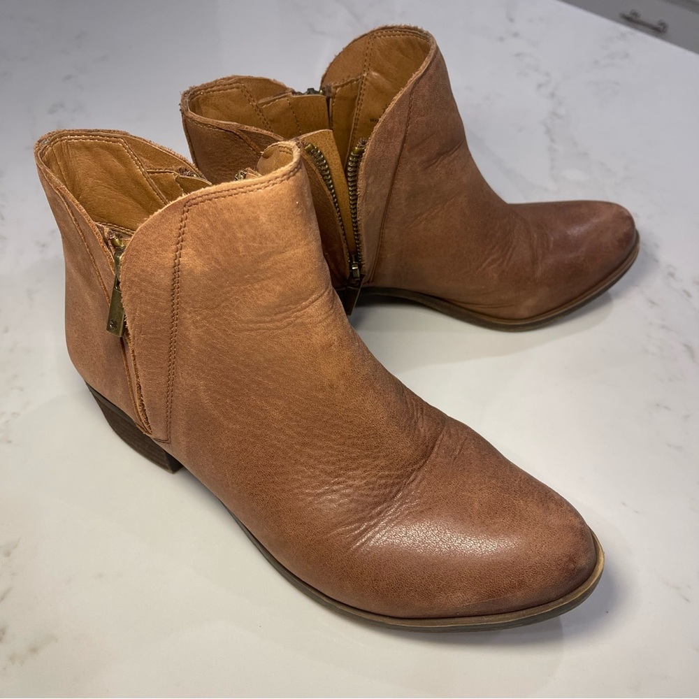 Lucky Brand Chic Brown Leather Ankle Booties w/ zipper detail - Picture 2 of 13